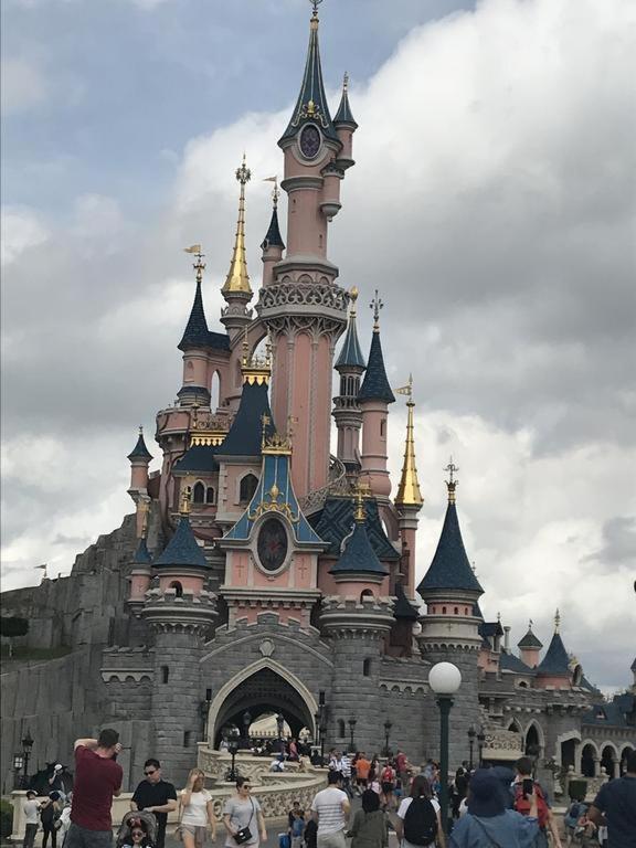 Victoria Family House Disneyland Paris Серрі Екстер'єр фото